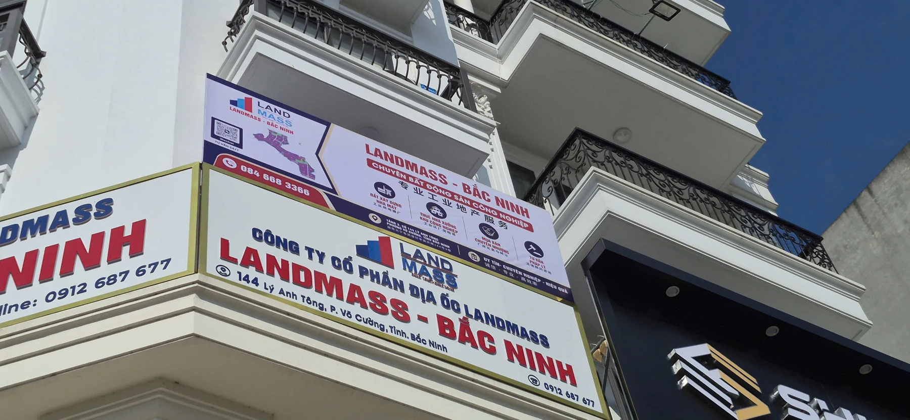 Biển hiệu Landmass Bắc Ninh trên mặt tiền văn phòng